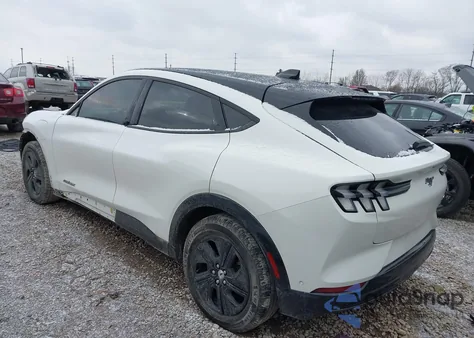 2022 Ford Mustang Mach-E California Route 1 z USA, uszkodzony, nr VIN 3FMTK2SUXNMA30335